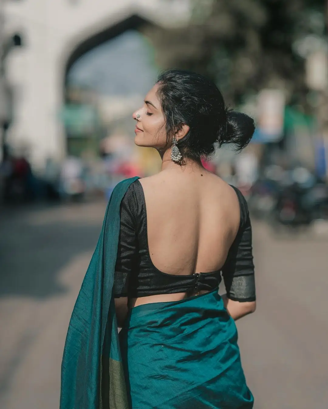 TOLLYWOOD ACTRESS MOUNIKA REDDY STILLS IN GREEN SAREE 3